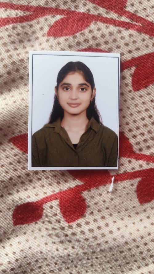 Shivangi yadav  home tutor in Prayagraj.
